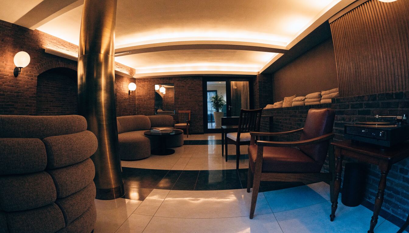 Toronto’s The Anndore House: A Practical Guide for Open-Minded Travelers