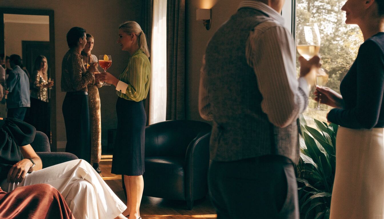 Afternoon Desires: A Guide to Daytime Threesome Events at Upscale Venues