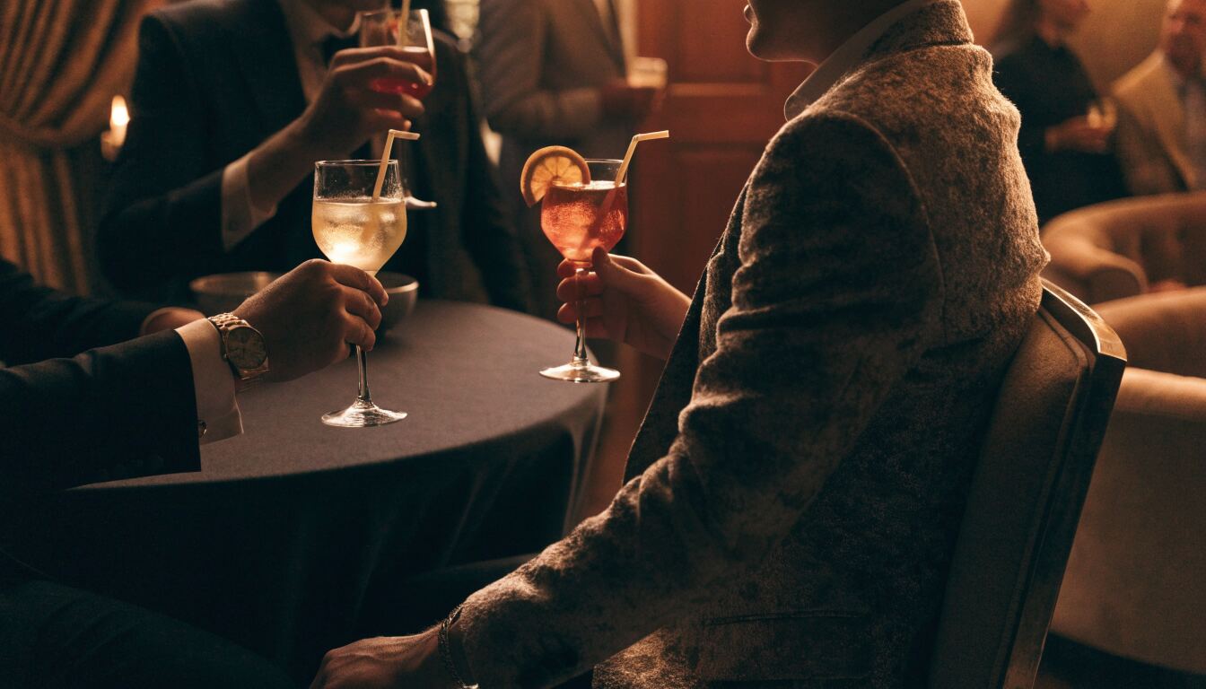 A Weekday Escape for Open-Minded Socializing Near Tower Bridge