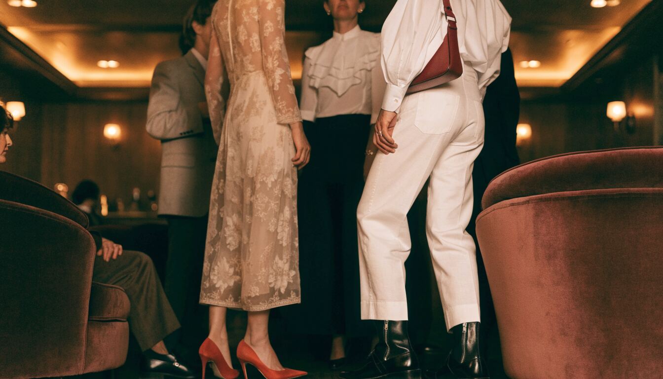 Midweek Charm: Embracing Mature Energy at an Exclusive Lifestyle Evening