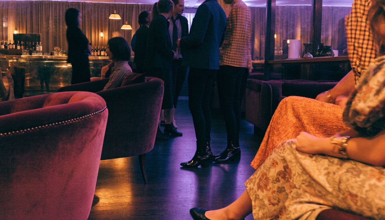 Midweek Magnetic Nights: Embracing Confident Connections at Themed Lifestyle Gatherings