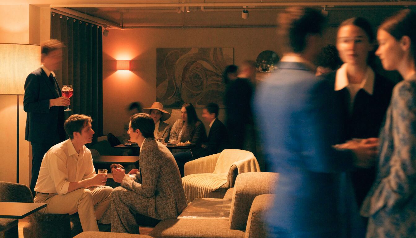 Midweek Magic: Exploring a Relaxed Lifestyle Social Night